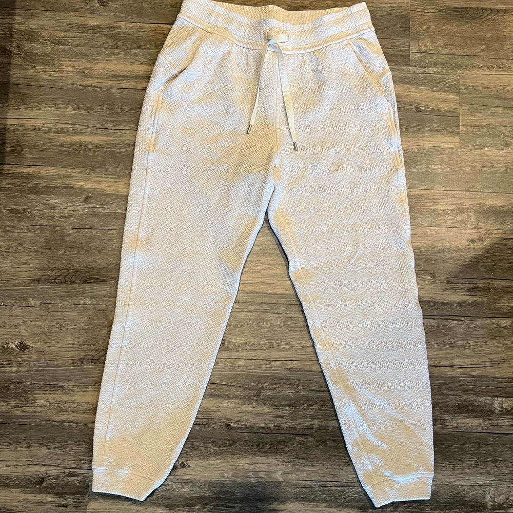 Lululemon ribbed HR joggers 7/8 ankle length size 6 white opal